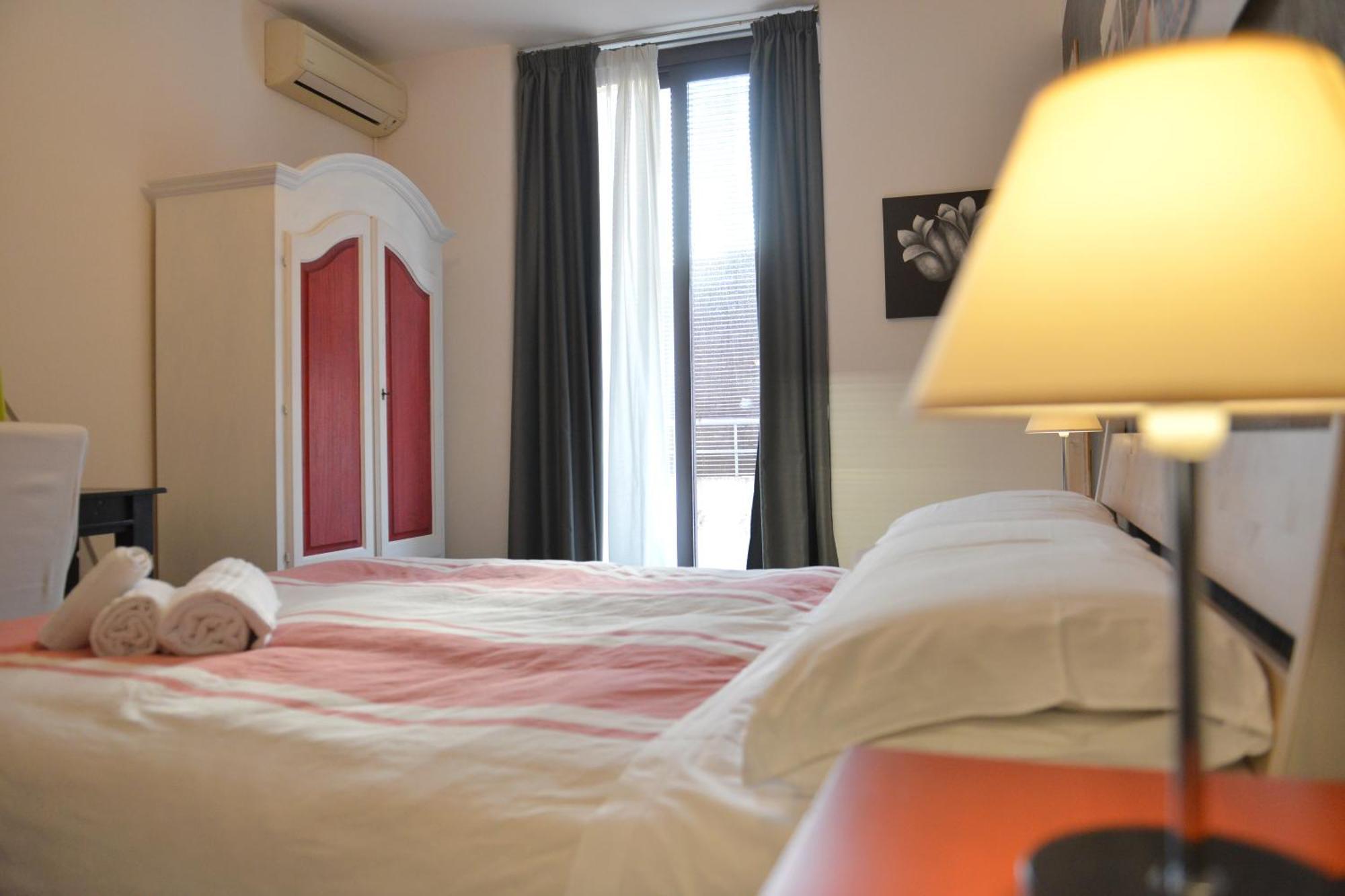 Bed and Breakfast Residenza Del Turista Катания Экстерьер фото