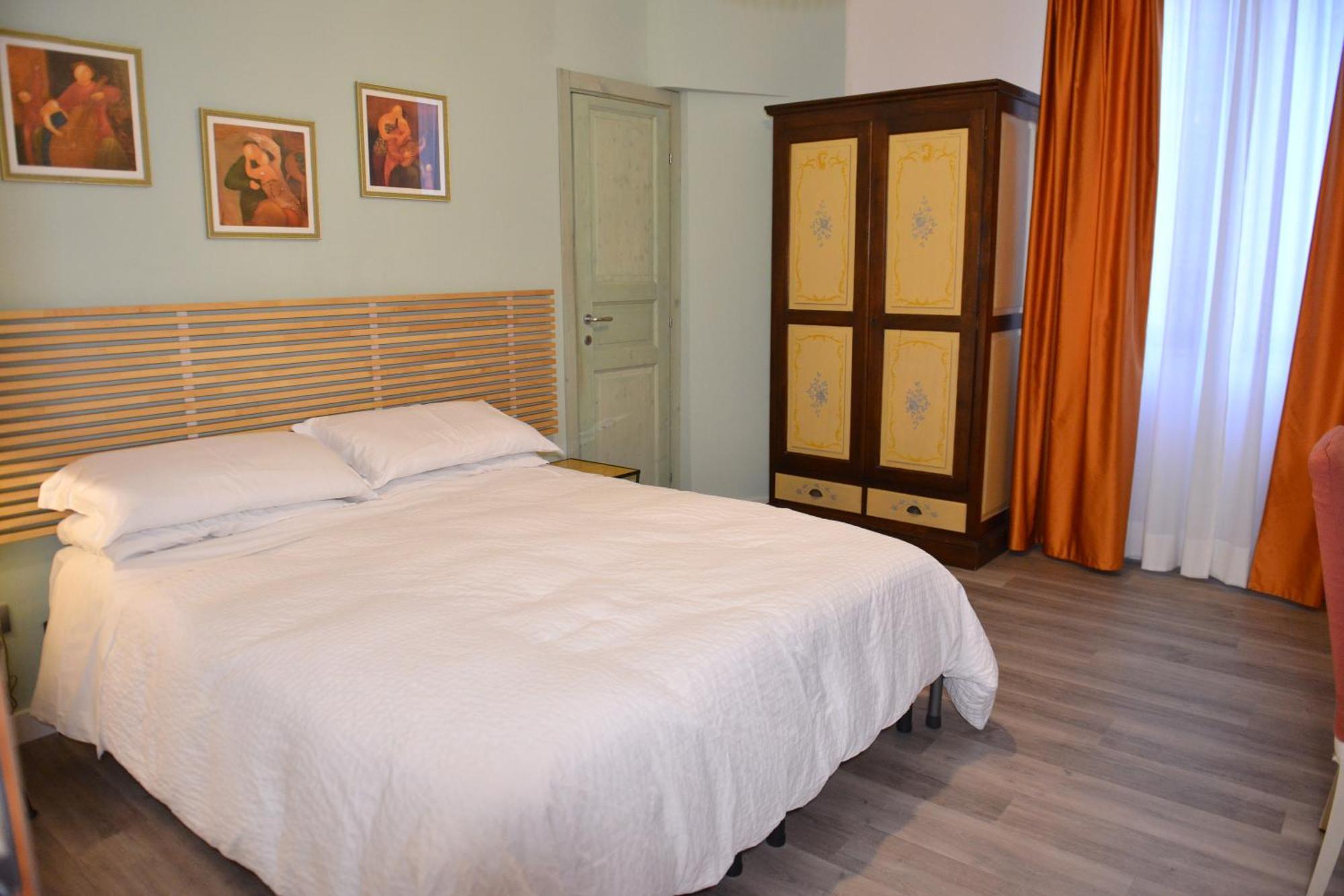 Bed and Breakfast Residenza Del Turista Катания Экстерьер фото