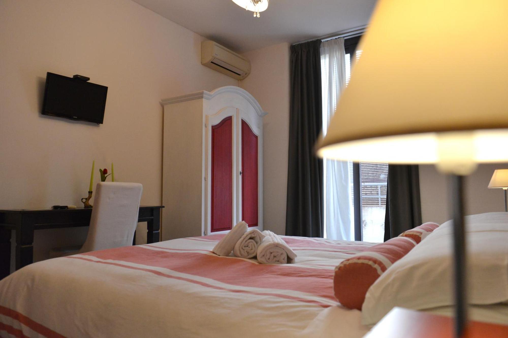 Bed and Breakfast Residenza Del Turista Катания Экстерьер фото