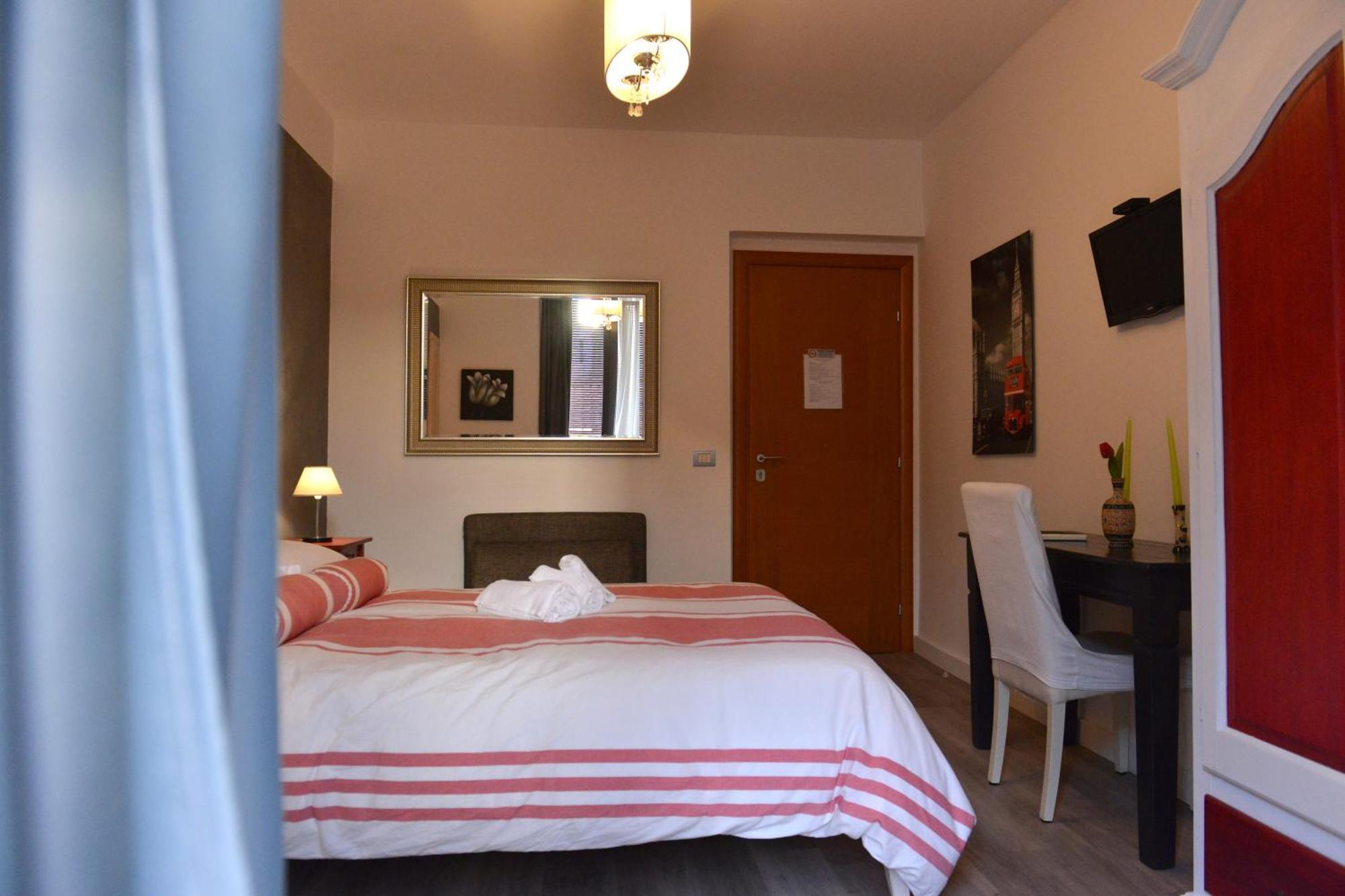 Bed and Breakfast Residenza Del Turista Катания Экстерьер фото