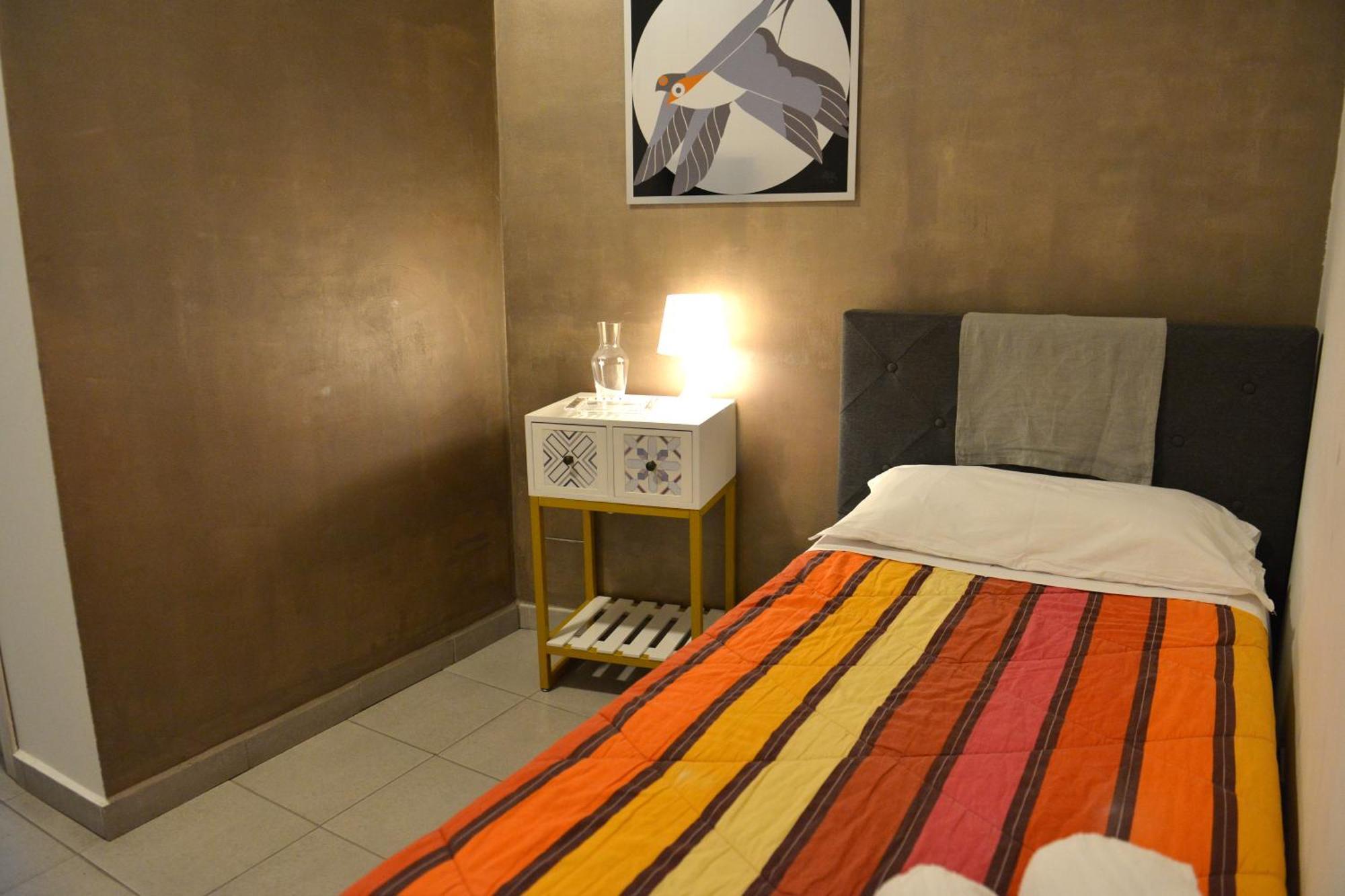 Bed and Breakfast Residenza Del Turista Катания Экстерьер фото